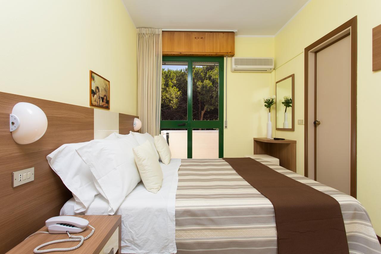 Hotel Valentino Pinarella Pokoj fotografie